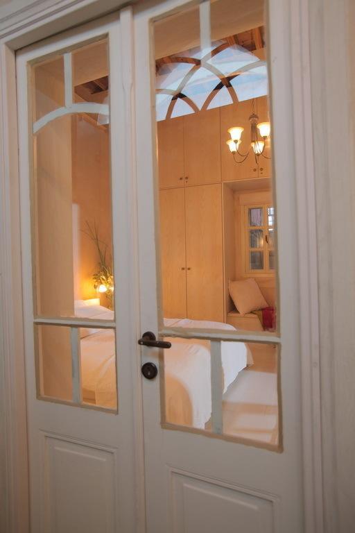 Four Hearts - Acre'S Sea Side Suite الغرفة الصورة